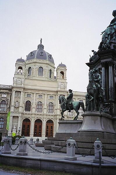 The Naturhistorisches Museum (Natural History Museum) in Vienna flanks the Maria Theresia Monument. Opened in 1889, it is one of the most important museums in the world, housing specimens of species now extinct.
