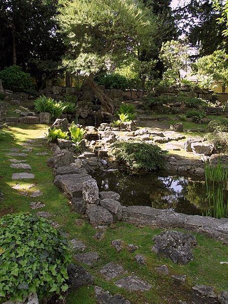 The oriental garden on the grounds of Schoenbrunn Palace in Vienna lies next to the Tiergarten (Zoo).