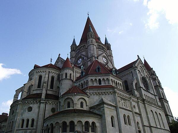 A side view of the Church of St. Francis of Assisi (the Jubilee Church) in Vienna gives an idea of its immensity.