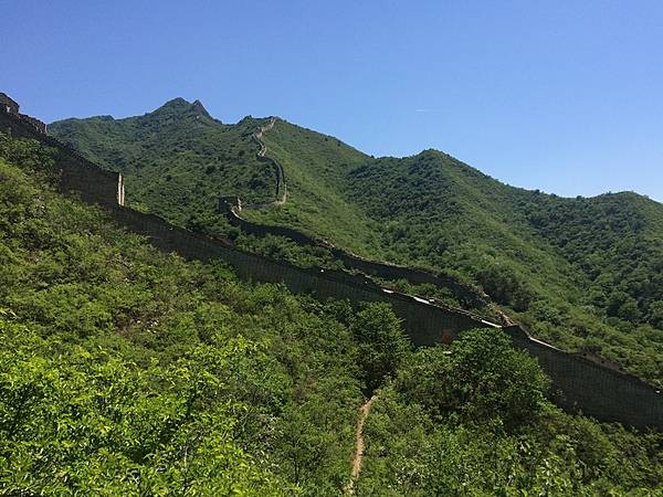 The Huanghuacheng (Lakeside) section of the Great Wall derives its name from the nearby man-made reservoir lakes. Unlike the main tourist sections of the Great Wall at Mutianyu and Badaling, the Lakeside Great Wall draws a far smaller number of tourists. The section features appealing sights including submerged parts of the Great Wall under the lake water and a sweeping view after a steep hike to a high guard tower.