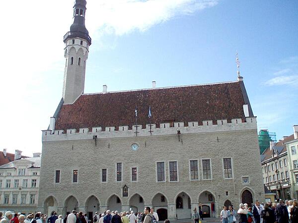 A Town Hall on the central square of Tallinn was first built at the beginning of the 13th century; the current structure is a reconstructed version dating to 1404. The building functioned as the city's administrative center for some 500 years; today it serves as a reception hall for visiting dignitaries and as a tourist destination site.