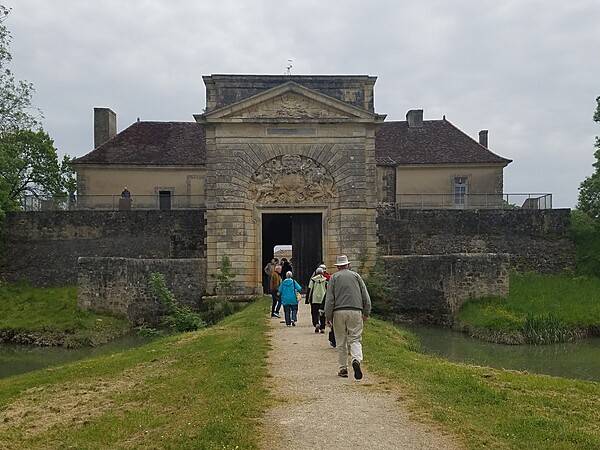 Fort Medoc was built between 1689 and 1721 on the orders of King Louis XIV to protect the seaward
approaches to Bordeaux on the Gironde estuary.