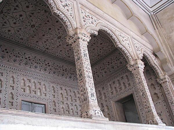 Elegant design work at Agra Fort.