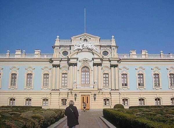 Closer view of the facade of the Mariinsky Palace in Kyiv, built between 1744 and 1752.