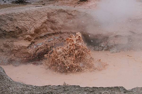 Red Spouter at Fountain Paint Pot in Yellowstone National Park. Image courtesy of the US National Park Service/Jim Peaco.